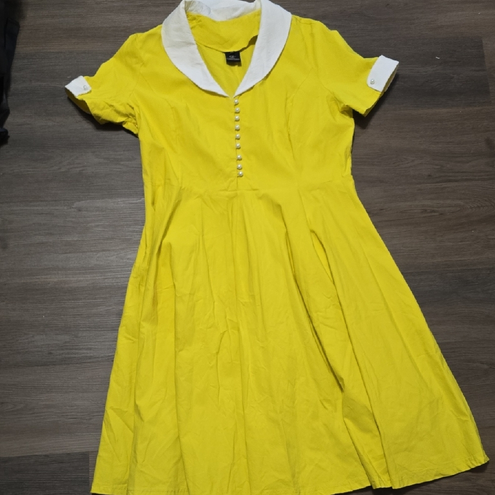 Vintag Style Dapper Dress with White Collar